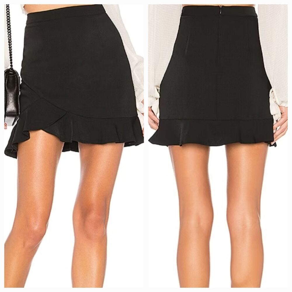 Superdown milan ruffle mini skirt Medium